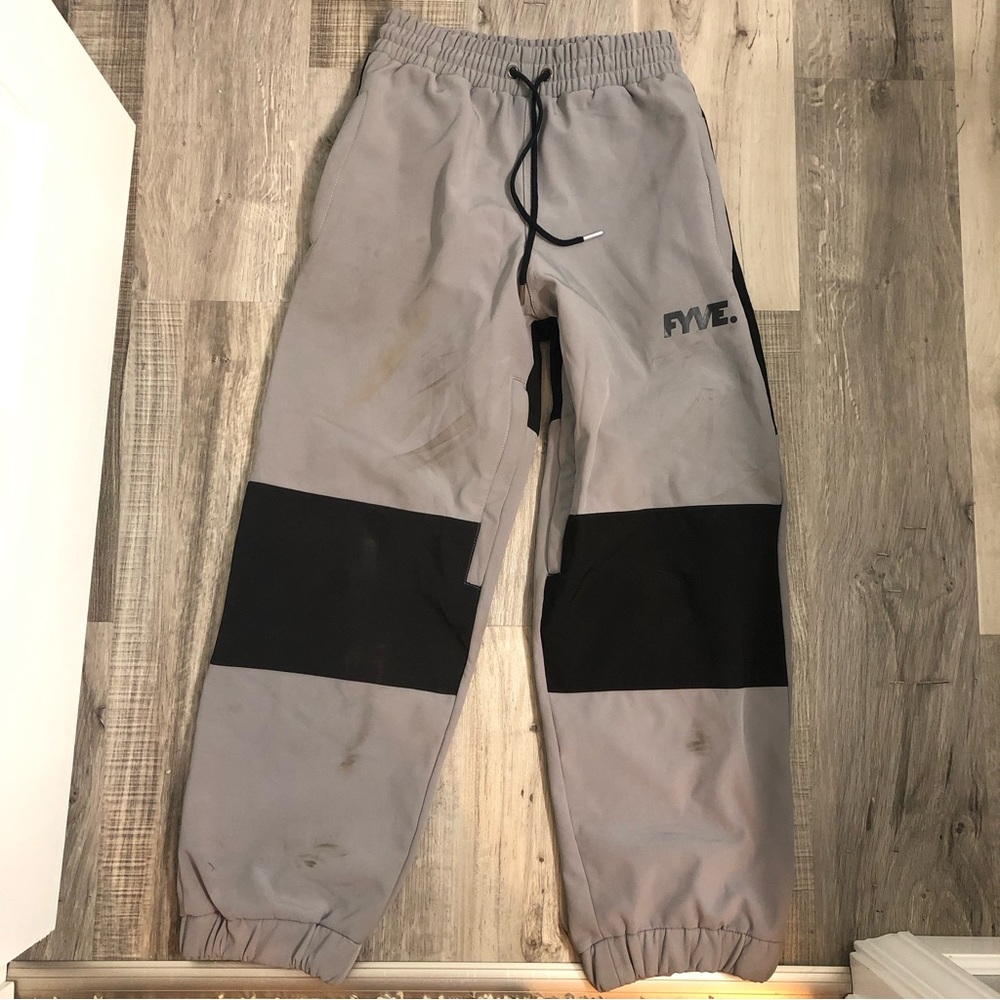 Fyve snowboard pants